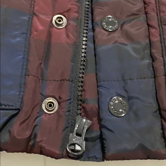 BabyGap Plaid Puffer Vest - Picture 4 of 6